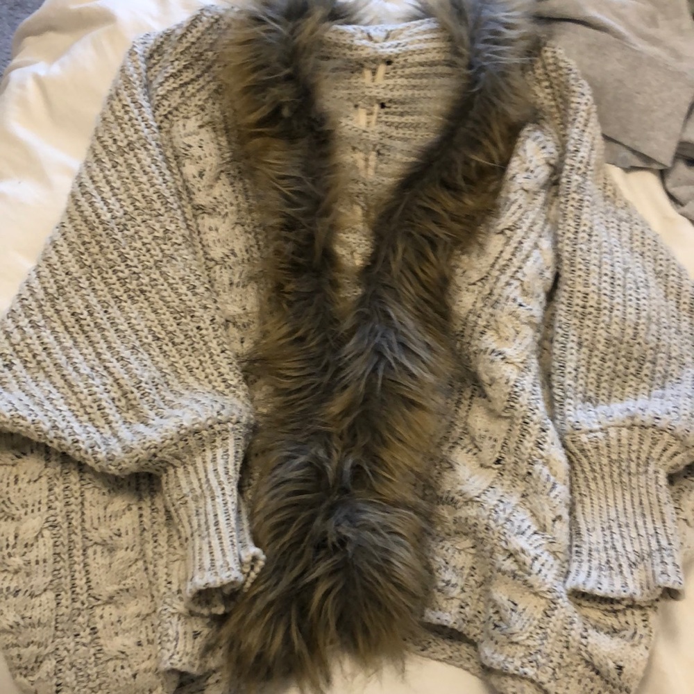 NWOT crocheted jacket with fur! Cute tie detail down back!